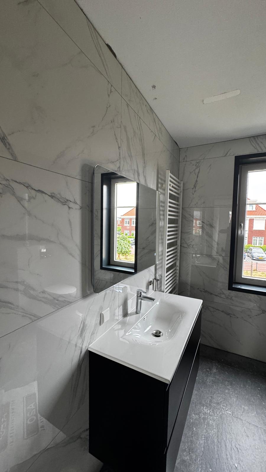 Badkamer met marmerlook